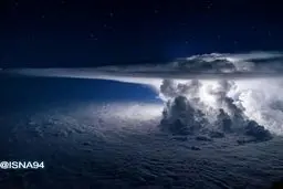 عکس باور نکردنی از رعد و برق بر فراز اقیانوس آرام