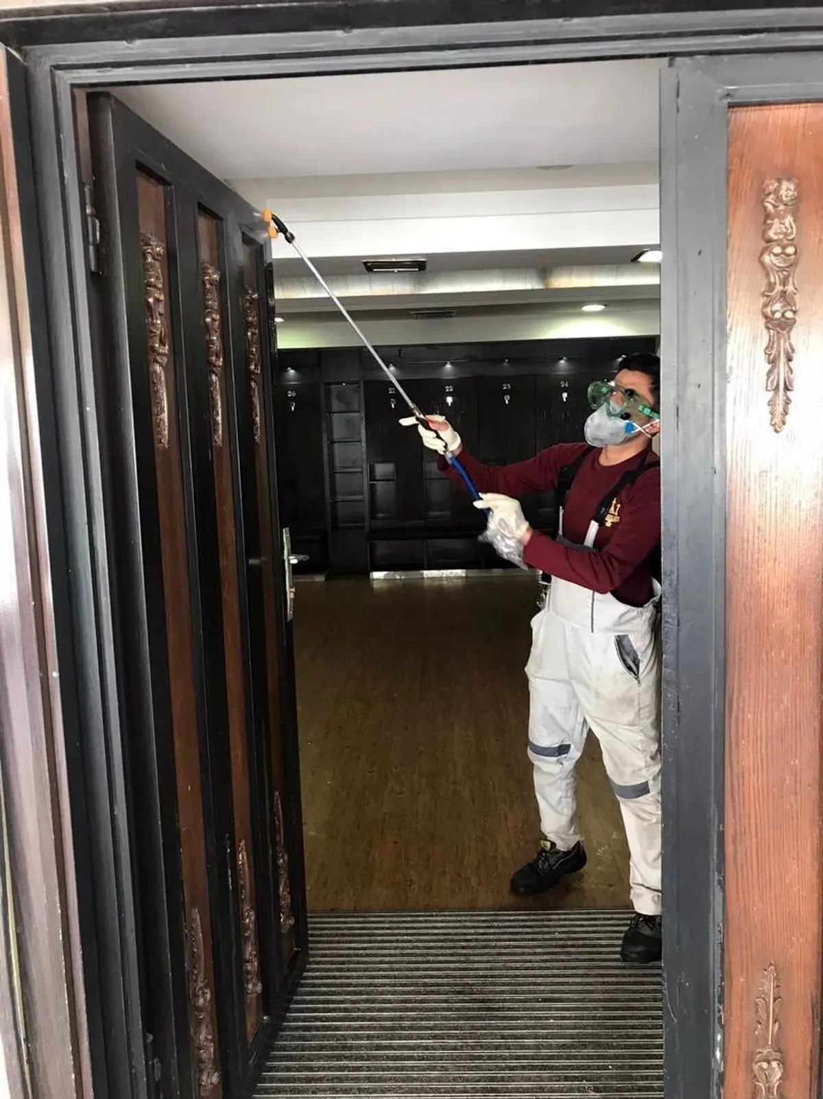 ضدعفونی ورزشگاه آزادی + عکس