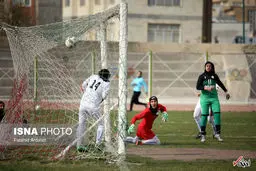 تصویری جالب از لیگ فوتبال بانوان