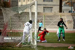 تصویری جالب از لیگ فوتبال بانوان