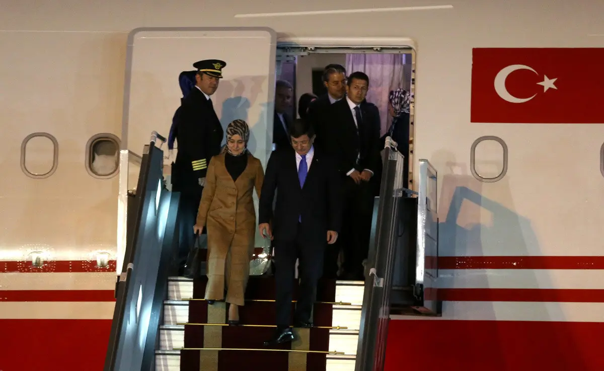 لباس همسر داووداغلو در تهران /عکس