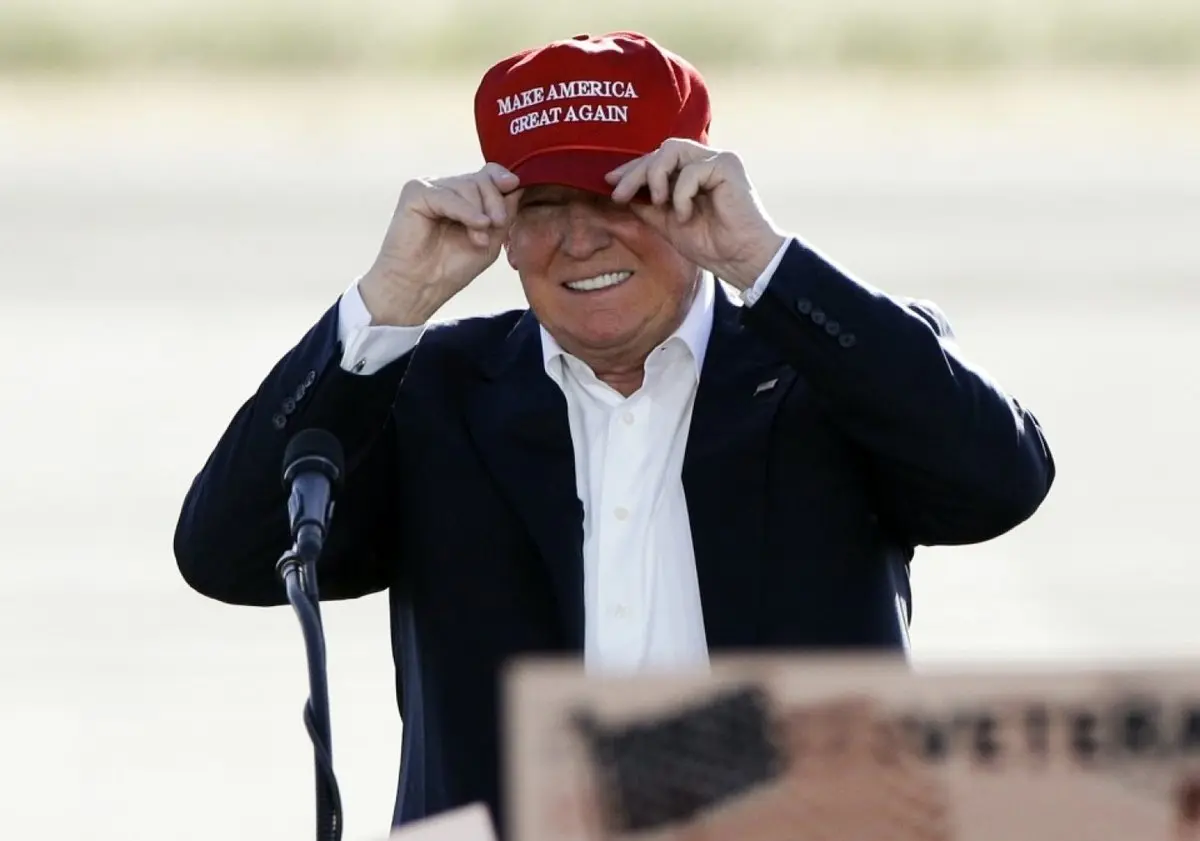 کنایه روزنامه واشنگتن پست به نامزد جمهوری خواهان: ترامپ بیشتر از انتخابات روی کلاه هزینه کرده است