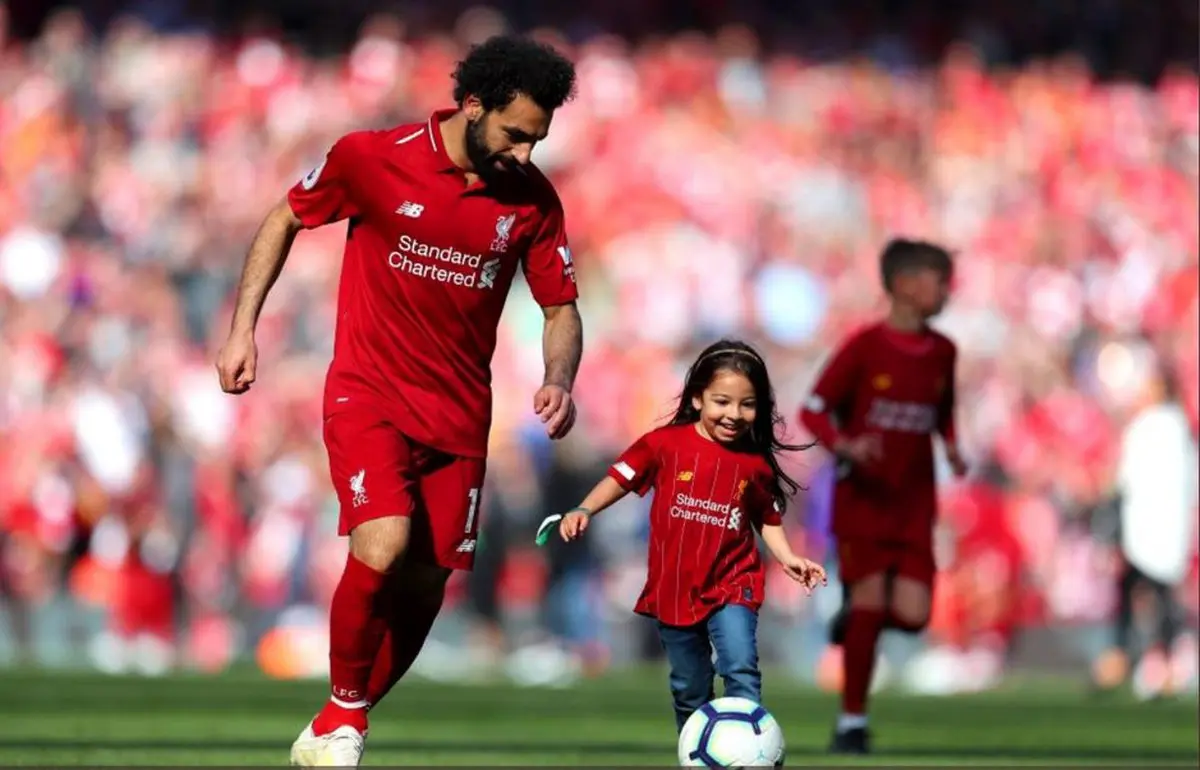 تصاویر/ محمد صلاح و همسر و دخترش در استادیوم آنفیلد