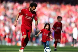 تصاویر/ محمد صلاح و همسر و دخترش در استادیوم آنفیلد