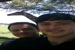 سلفی سردار آزمون با زرافه/ عکس