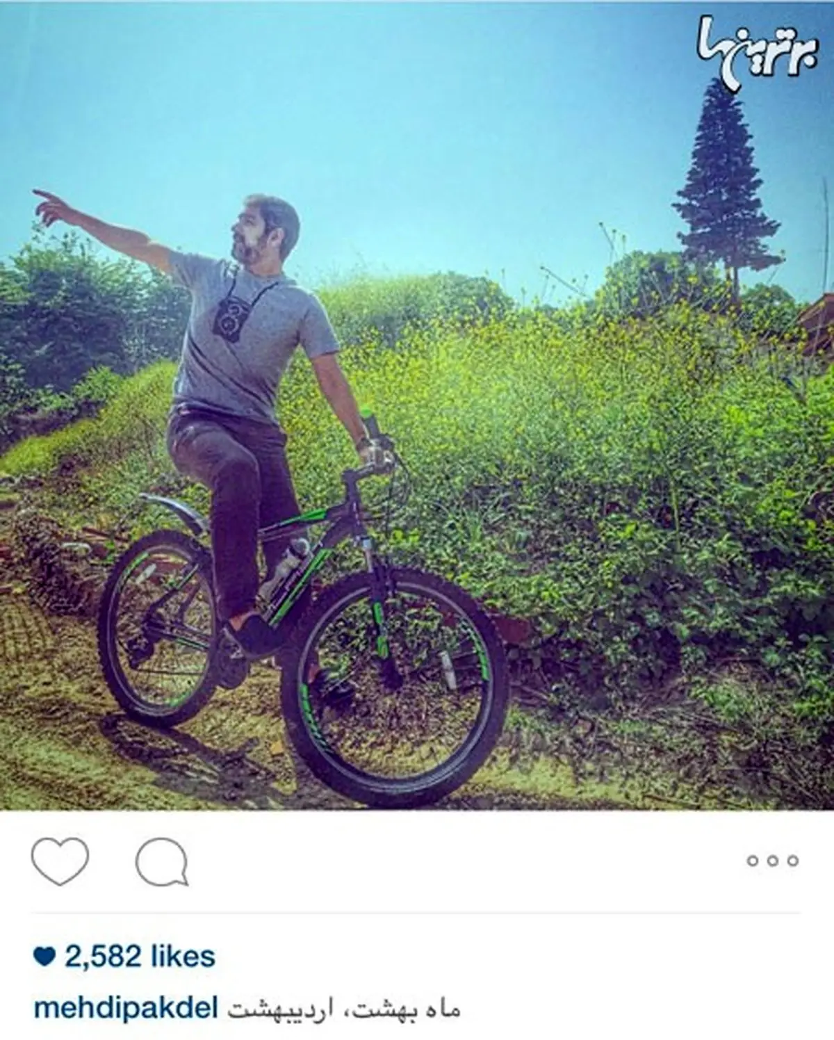 مهدی پاکدل و دوچرخه سواری در هوای بهاری/عکس