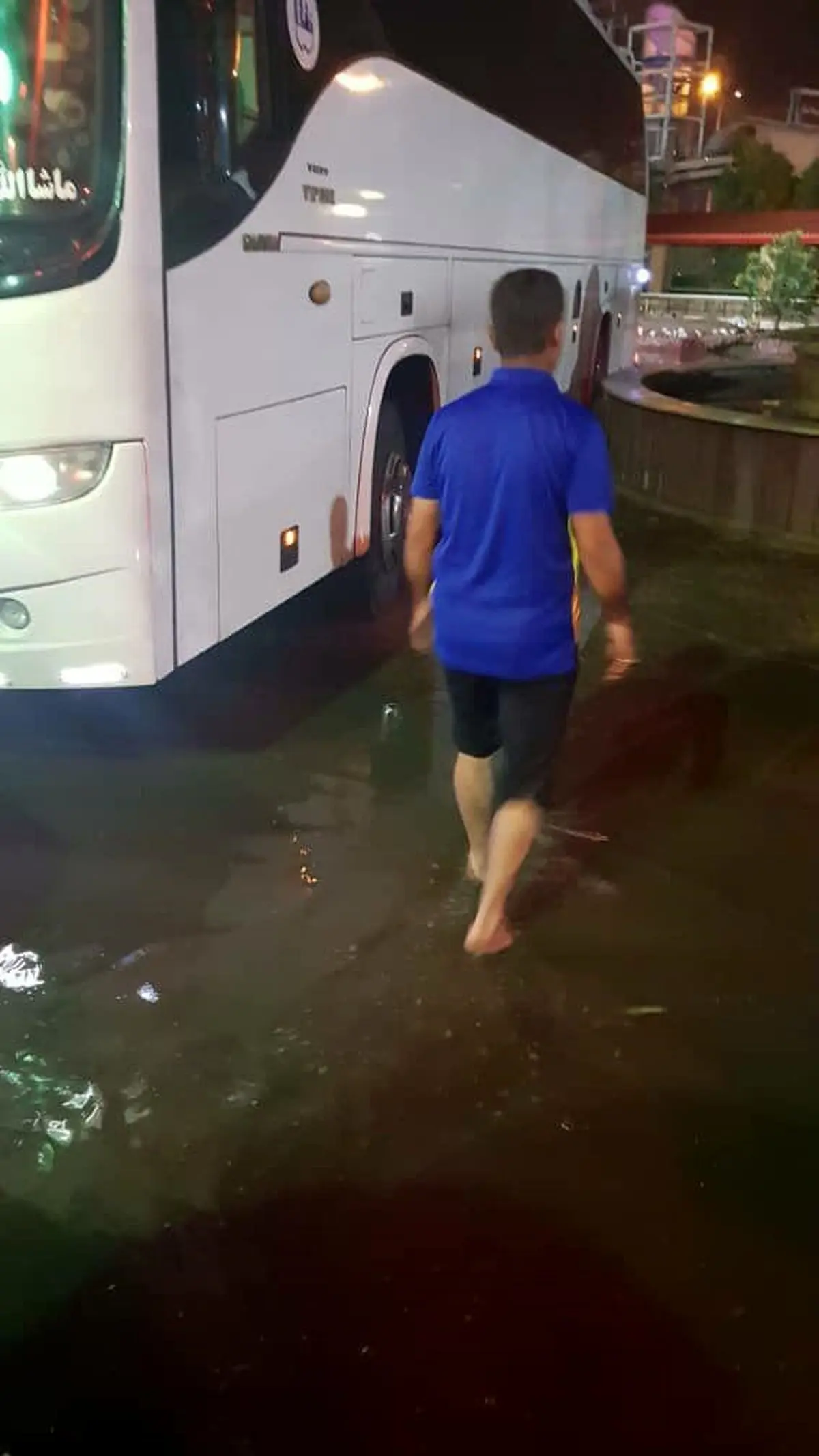 وضعیت عجیب تیم نفت در فرودگاه اهواز!(عکس)