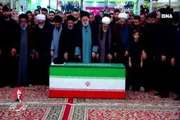 قالیباف ، اژه ای ، سید حسن خمینی و جمعی از مقامات در صف نماز 