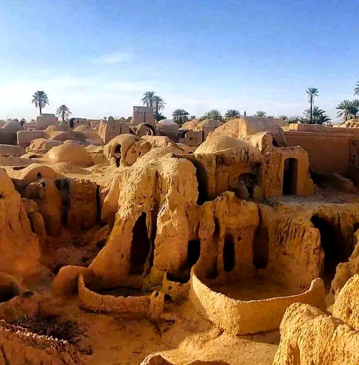 اصفهک کجاست؟ روستای لرزان متروکه