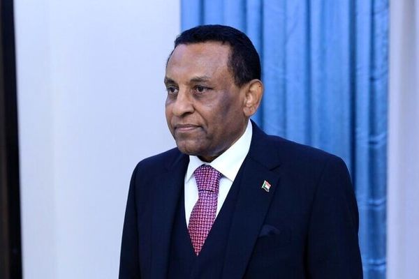شوک در خارطوم؛ انحلال کابینه توسط نخست وزیر سودان!
