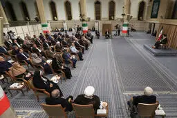 لاریجانی و عراقچی دست در دست هم +فیلم
