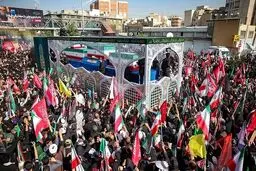 تصاویر خاص از خودروی حامل پیکر رهبر شهید انقلاب