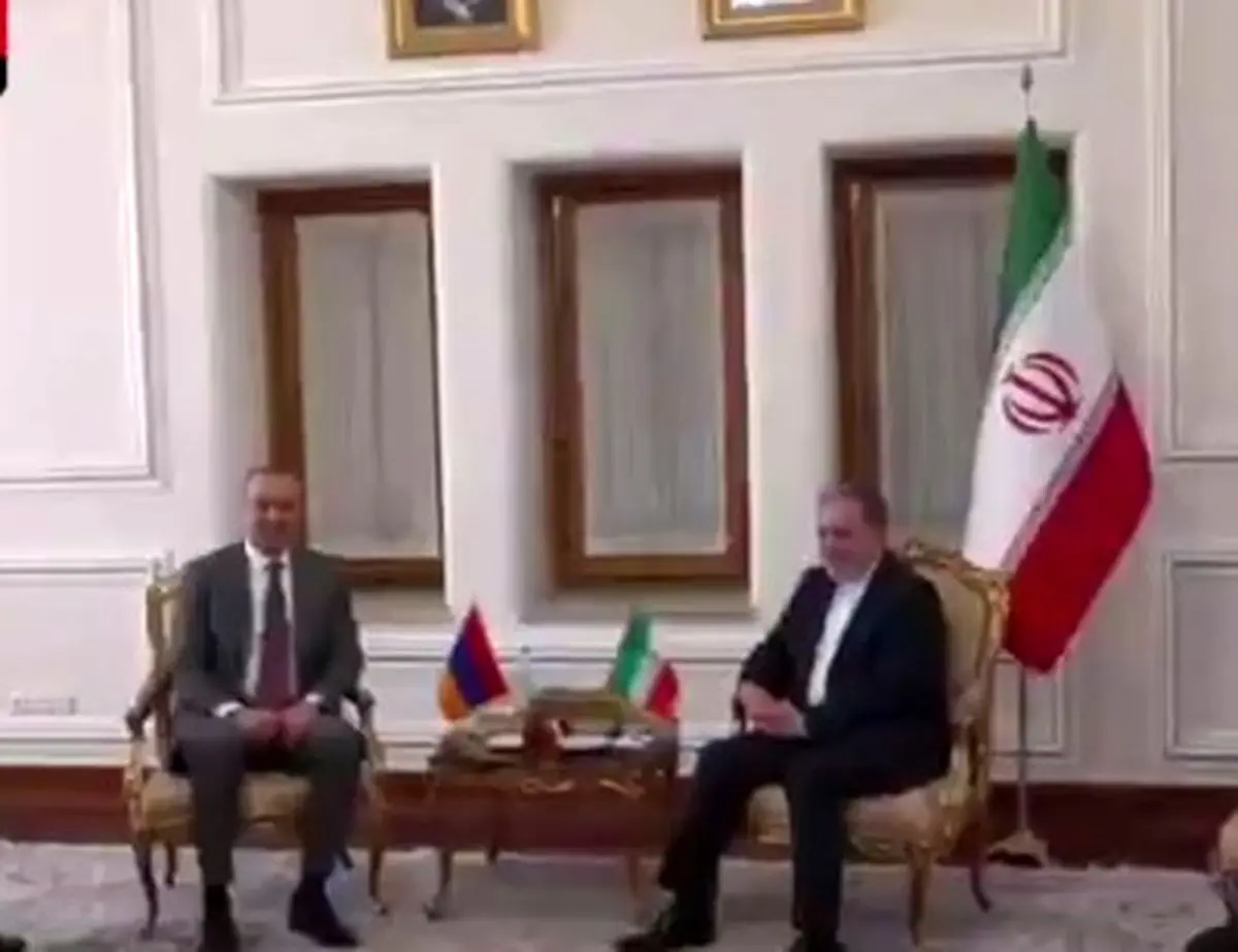 دیدار دبیر شورای عالی امنیت ملی ارمنستان با عراقچی