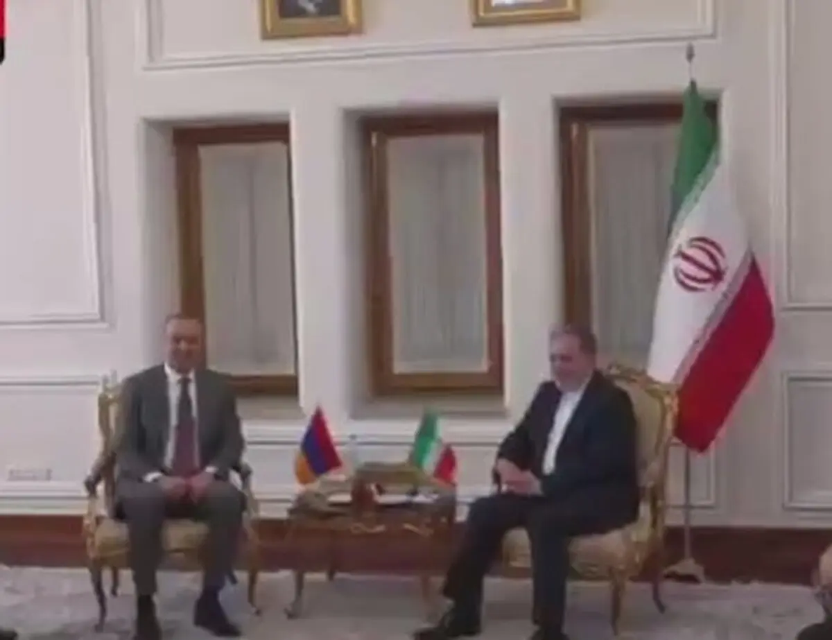 دیدار دبیر شورای عالی امنیت ملی ارمنستان با عراقچی