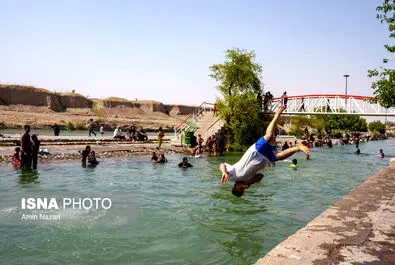 شنا در رودخانه