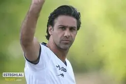 انتقاد تند دروازه بان استقلال از فرهاد مجیدی