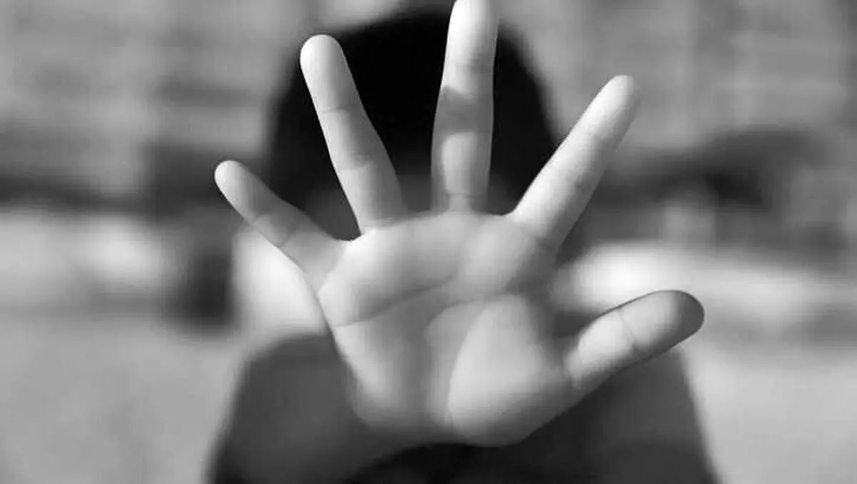 معلمی که به شاگردان خردسالش تجاوز می‌کرد! | یکی از والدین: شکایتی نداریم چون آن لحظه نیاز جنسی داشته