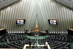 پافشاری مجلس بر لغو تحریم‌ها: فیلم های تاسیسات هسته ای باید پاک شوند

