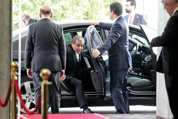 پاریس مهم‌ترین ایستگاه دیپلماسی ایران پس از یک دهه