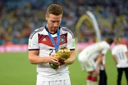 رسمی: خداحافظی قهرمان دنیا با فوتبال در 32سالگی