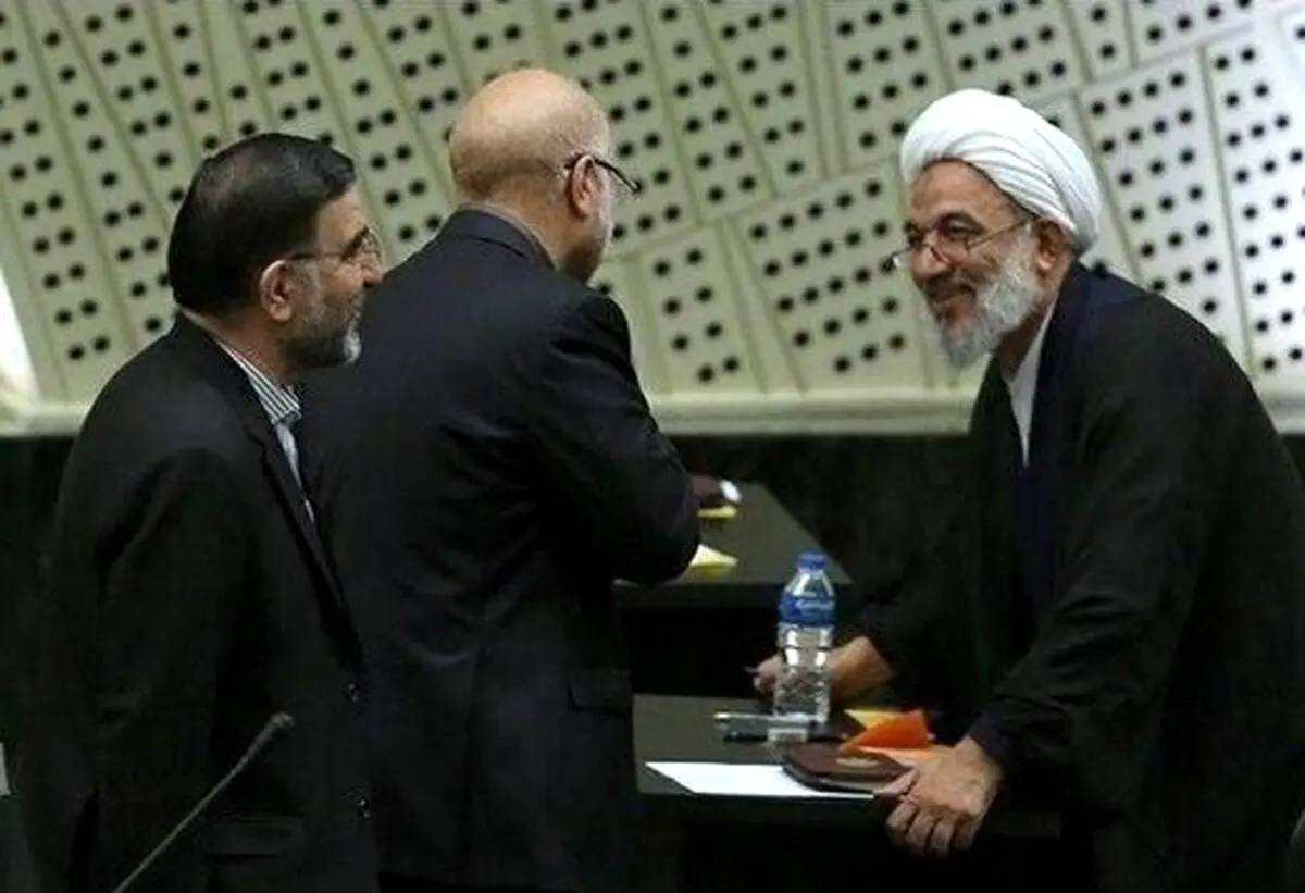 جنگ پایداری ها و قالیبافی ها هر روز داغ تر از دیروز