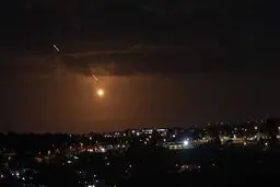 آثار غافلگیر کننده حمله ایران در خبرگزاری آسوشیتدپرس