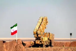  رونمایی از موشک پدافند هوایی قائم ۱۱۸ در رزمایش سپاه