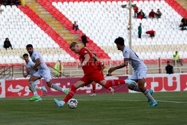 گزارش زنده: تراکتور 2 - 0 آلومینیوم اراک