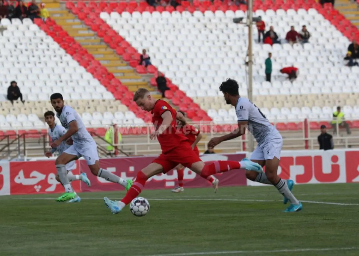 گزارش زنده: تراکتور 2 - 0 آلومینیوم اراک
