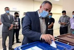 ️فرمانده نیروی زمینی نیز رأی خود را به صندوق انداخت