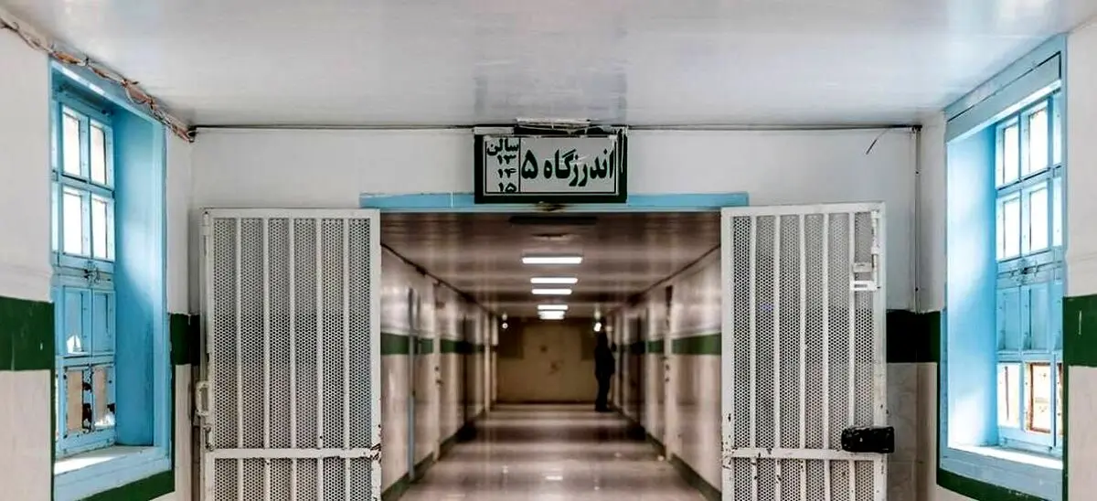 لحظه اعلام عفو ۵۰ هزار نفر توسط رهبر انقلاب در زندان