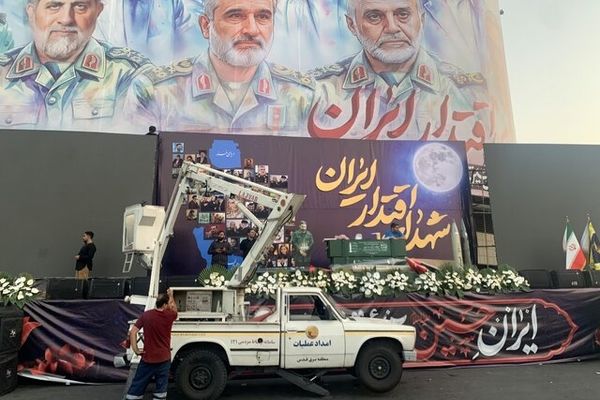 آغاز آماده‌سازی مسیر تشییع شهدا از سحرگاه + عکس