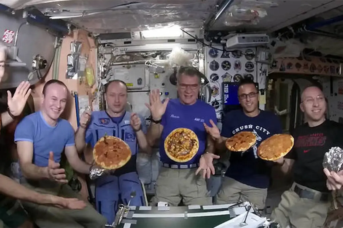 ارسال جالب پیتزا برای فضانوردان ایستگاه فضایی
