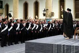 تذکر رهبر انقلاب به وزیر کار و بخش های دولت