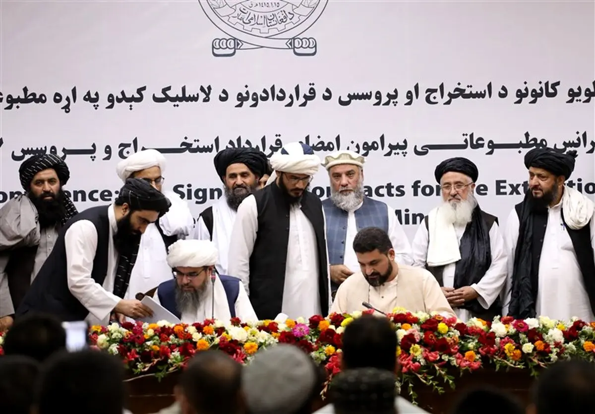 امضای قرارداد ۶.۵ میلیارد دلاری با برندگان مزایده استخراج معادن افغانستان/ آهن غوریان هرات به ایران رسید