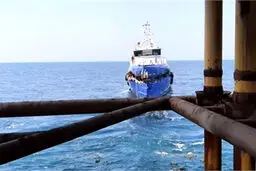 حادثه در پارس جنوبی؛ برخورد شناور با سکوی گازی