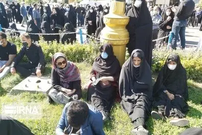  تشییع پیکر علامه حسن‌زاده آمل