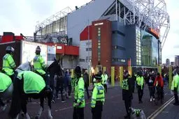 درخواست ضد اسرائیلی انگلیسی ها با پرچم ایران 