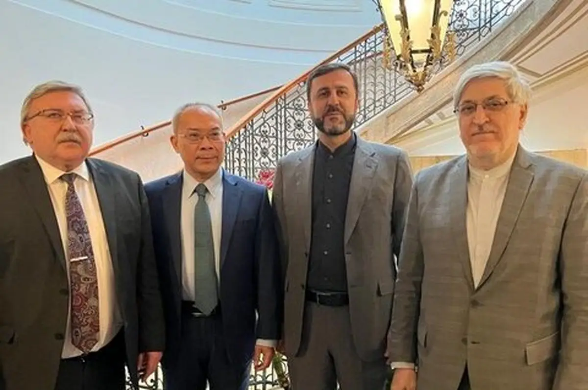 آنچه در دیدار غریب‌آبادی و دیپلمات‌های روسیه و چین در وین گذشت