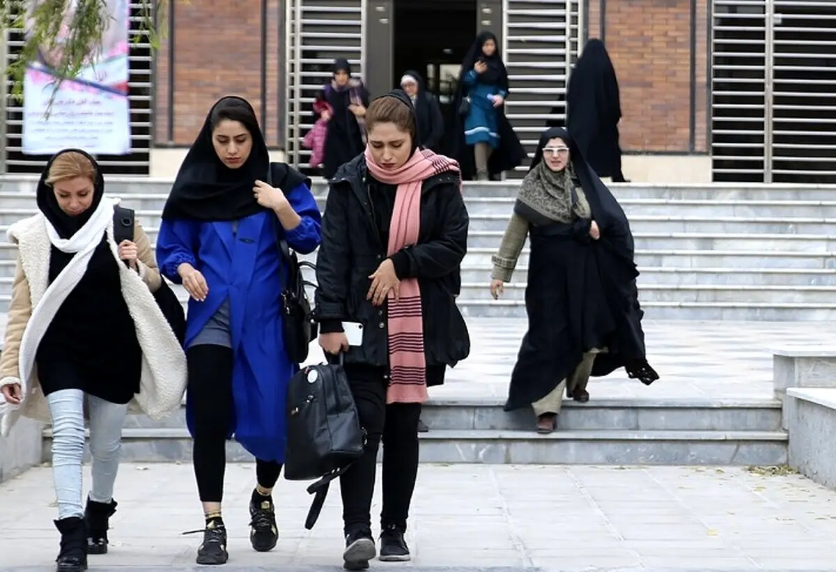 کیهان: ۸۳ درصد زن‌های ایرانی به حجاب اعتقاد دارند