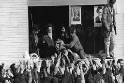 روایت ناطق نوری از علت تغییر محافظ امام (ره)