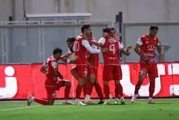 گل گهر ۰-۱ پرسپولیس: صدرنشینی پرسپولیس با دریبل زیدانی