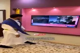 خوشحالی خاص یک یمنی از برخورد موشک‌های ایران به تل‌آویو