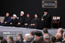 تصاویر آخرین شب مراسم عزاداری امام حسین(ع) با حضور رهبر انقلاب