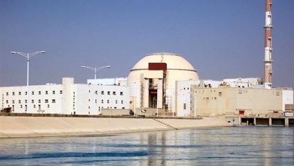 تفریح مسافران نوروزی کنار نیروگاه اتمی بوشهر 
