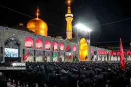 تصاویر شام غریبان امام حسین(ع) در حرم رضوی
