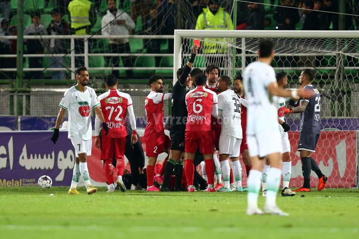 نقد پرسپولیس - ذوب‌آهن با صحنه‌های جنجالی