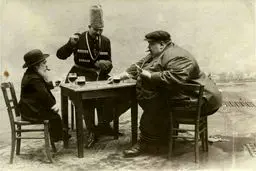 عکسی از چاقترین،بلندترین و کوتاهترین مرداروپا در کنار هم