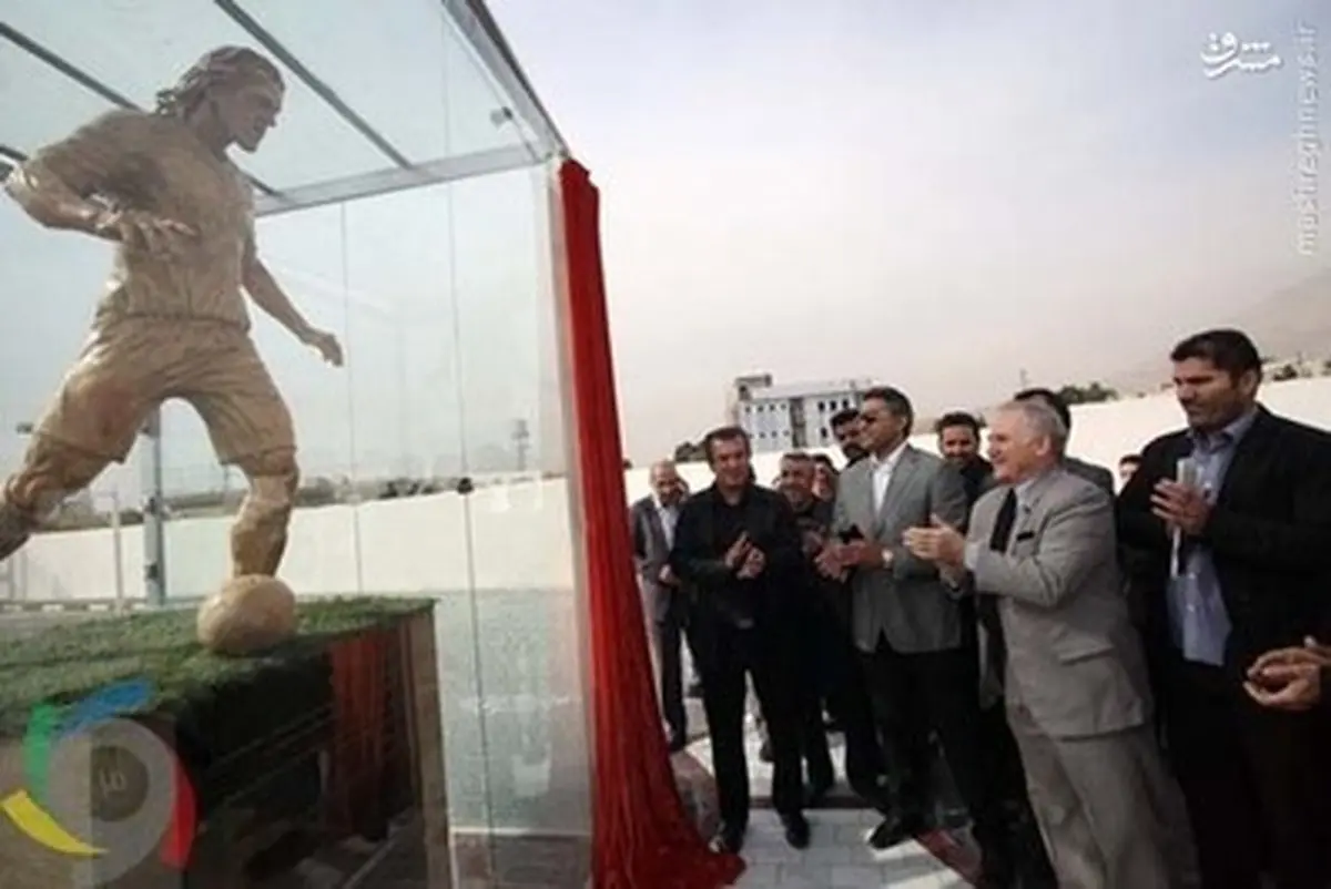 رونمایی از تنديس علی کريمی در حضور اسطوره های پرسپولیس/ تصاویر