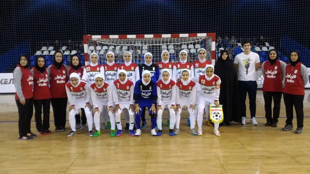سردار آزمون در اردوی تیم ملی فوتسال بانوان/عکس